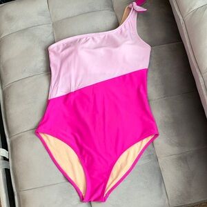 Ladies One-Shoulder Pink Swimsuit
